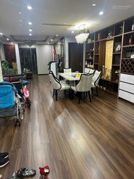 Bán căn hộ chung cư New Skyline, Hà Đông, DT 135m2 - LH: 0987459222