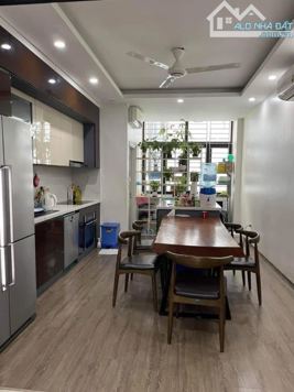 Bán nhà mặt phố Nguyễn Công Trứ, Hà Đông - LH: 0981852942