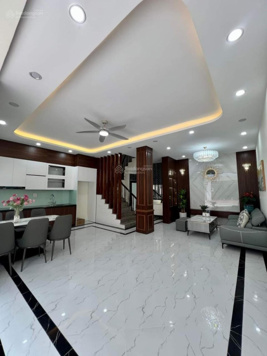 Bán nhà mặt phố Phường Nghĩa Tân, Cầu Giấy - LH: 0947625873