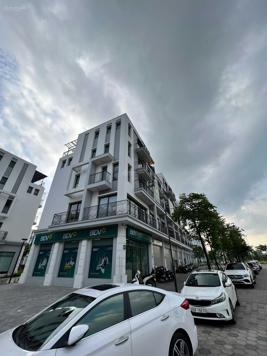 Bán nhà mặt phố Nguyễn Xiển, Thanh Xuân, DT 102m2 - LH: 0912400394