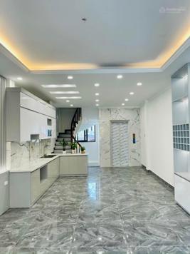 Bán nhà mặt phố Trương Định, Hoàng Mai, DT 75m2 - LH: 0962552279