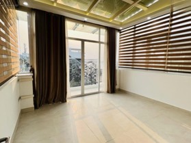 Bán nhà mặt phố Yên Hoa, Tây Hồ, DT 50m2 - LH: 0981109989