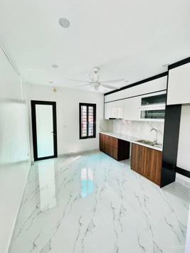 Hiếm đẹp - Chỉ hơn 10 tỷ - Gara ô tô, thang máy - 44m2 x 5 tầng, kinh doanh - Dương Văn Bé, Hai Bà Trưng