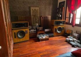 Bán nhà hiếm 72m2 Hoàng Quốc Việt, đầy đủ sân vườn tiểu cảnh, gỗ thịt, sàn gạch Tây Ban Nha