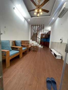 cần bán nhà chính chủ : dt 30m : 5 tầng : 3 phòng ngủ : phố thanh lân : quận hoàng mai 