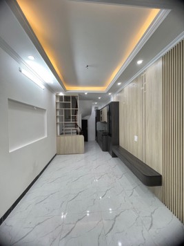 Bán nhà chính chủ phố Đông Thiên Vĩnh Hưng Hoàng Mai. DT: 30m 5 tầng 3 phòng ngủ 