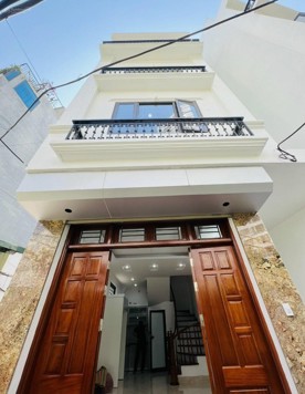 Tôi cần bán nhà 5 tầng mới ngõ 46 Ngọc Hà, gần Lăng Bác, cách phố lớn 50m. DT 37m2x5T - 7 tỷ