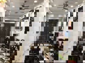 Bán nhà phố Pháo Đài Láng, Đống Đa, gần phố, thang máy, ở ngay 7 tầng 45m2 giá 11.9 tỷ