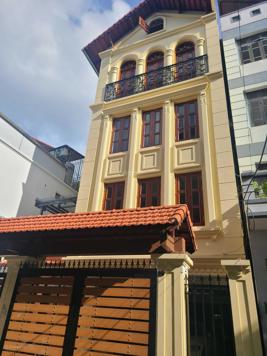 Nhà 18 tỷ phố Phạm Tuấn Tài 55m2 5 tầng. Mặt tiền 8.5 mét. Nhà mặt phố, ô tô tránh