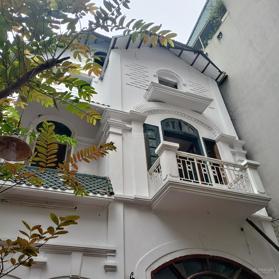 Hoàn Kiếm - nhà kiểu biệt thự, ô tô, kinh doanh - giá quá hợp lý chỉ 9.7 tỷ