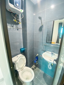 Bán nhà Hoàng Quốc Việt ngõ thông, diện tích 35m2, giá 5,9 tỷ.