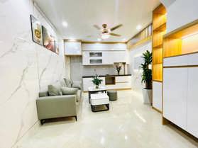 Giao thông thuận tiện , xung quanh đầy đủ tiện ích 