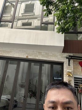 Nhà phân lô Hồng Tiến, đường bàn cờ