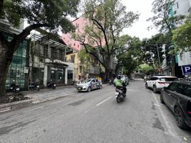 Bán nhà lô góc mặt phố Thi Sách, mặt phố 5m, mặt ngõ 29m, diện tích 145m2, sẵn nhà 3 tầng