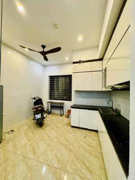 Bán nhà Láng Hạ, 55m2 × 4 Tầng, Giá hơn 6 tỷ, Ngõ thông Full đồ