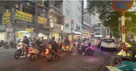 Cần tiền bán gấp nhà mặt phố Hoàng Hoa Thám, 3 tầng, 40,2 m2, 7 tỷ