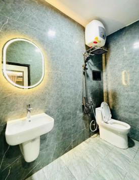 Chính chủ cần bán nhà 2 mặt thoáng 34m2 mới đẹp - 2 mặt thoáng cách mặt phố Văn Cao 80m