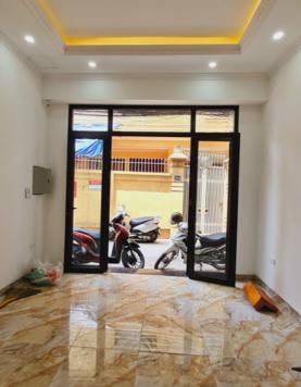Bán gấp/ nhà đẹp/full nội ngoại thất dòng tiền. Phố Hoàng Hoa Thám DT 46m2 xây dựng 6 TM giá 10.5tỷ