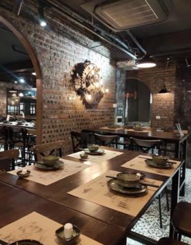 Bán nhà mặt phố vip - trung tâm Quận Ba Đình - lô góc - ô tô dừng đỗ - kinh doanh sầm uất