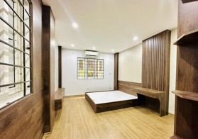 Chính chủ bán tòa nhà Phố Hoàng Hoa Thám diện tích 140m2