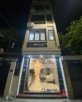 Cực phẩm 5 tầng phố Đội Nhân, đắc địa vị trí hiếm có khó tìm