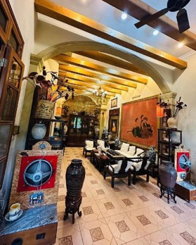 Nhà đẹp diện tích rộng, nội thất đẳng cấp, view hồ.