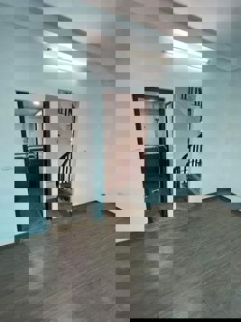 Mình bán  2  căn 5 tầng 30m2 tại ngõ 8 Lê Quang Đạo- Phú Đô.