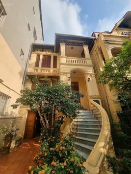 Biệt thự 190m2 Thái Thịnh- Đống Đa- mặt tiền 7m sân vườn thoáng mát- ô tô dừng đỗ