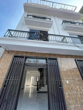 Bán nhà mới xây dt 39m2 2tỷ25 gần kđt Xuân Mai cách bệnh viện Nhi TW 1km