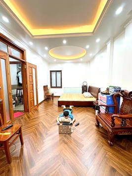 PHÂN LÔ PHỐ NGUYỄN CHÍ THANH - ĐỐNG ĐA - VỈA HÈ RỘNG 2 BÊN - Ô TÔ TẢI TRÁNH NHAU - KINH DOANH BẤT CHẤP - VÀI BƯỚC CHÂN RA MẶT PHỐ - THANG MÁY - GARA Ô TÔ 7 CHỖ VÀO NHÀ - TẶNG FULL NỘI THẤT.