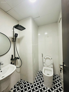 Giá cực rẻ. Căn hộ 2ngủ và 2 vệ sinh 60m2 toà HH4B Linh Đàm Hoàng Mai full nội thất