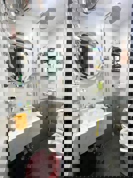 BÁN NHÀ ĐẸP Ở LUÔN TẠI LẠC LONG QUÂN- NGÕ RỘNG, CÁCH HỒ TÂY VÀI BƯỚC CHÂN ,SỔ HOA HẬU, DIỆN TÍCH 30M2×5 TẦNG