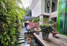 Bán biệt phủ KĐT hồ Linh Đàm, 250m2, thang máy, 52 tỷ