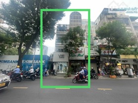 Cần bán nhà 130 Calmette, Q.1, Siêu vị trí và gần chợ Bến Thành