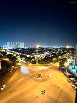 Bán Gấp căn góc 97m2 nhìn sang Vin tầng đẹp giá hơn 5 tỉ