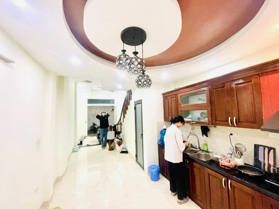 Nhà mới đẹp ở ngay phố Nguyễn Hoàng - Quận Nam Từ Liêm 5 tầng 40m2 full nội thất cao cấp