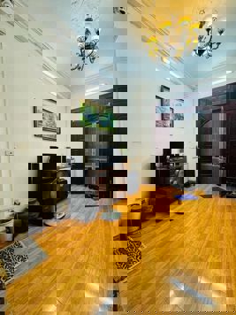 BÁN NHÀ ĐÊ LA THÀNH 35M2 X 5 TẦNG GIÁ 5.7 TỶ