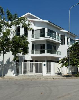 Chị gái bán siêu phẩm BT 150m2 đường đôi đẹp nhất dự án, sẵn sổ đỏ giao dịch - 24tỷ(Vào việc nhanh)