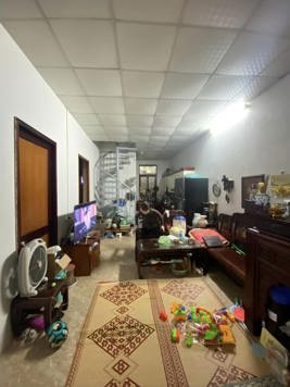 SIÊU PHẨM CỰC HIẾM - TƯƠNG LAI MẶT PHỐ MỚI - VỊ TRÍ RẤT ĐẸP - VỈA HÈ KINH DOANH