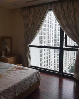 Bán căn hộ chung cư quận Thanh Xuân Royal City 2 phòng ngủ 2 vệ sinh 