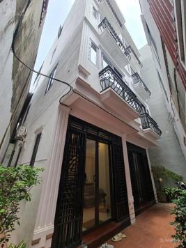 Chính chủ cần bán căn hộ 4T Định Công mới full nội thất DT gần 40m2