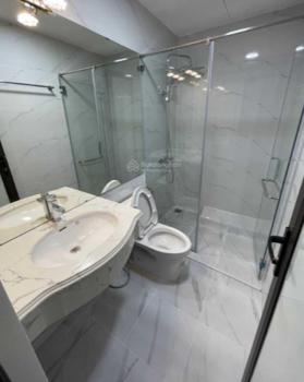 Bán nhà Trần Quốc Hoàn 39.6m2 x 6 tầng mặt tiền 4m Ngõ thông ôtô đỗ ngày đêm Giá 14.8 tỷ 0982 979 ***