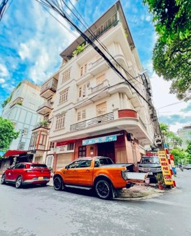 Bán nhà đẹp lô góc phân lô Nguyễn Xiển - ô tô tránh