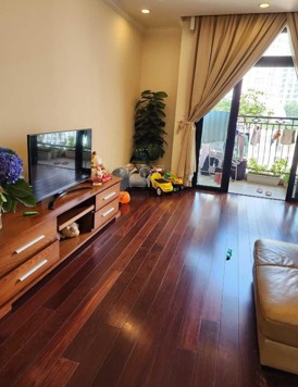 Cần bán gấp căn hộ 3 phòng ngủ 130m2 R2 ban công Royal City