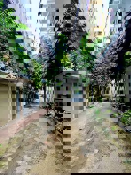 Nhà đẹp phố Hoàng Quốc Việt - Cầu Giấy  Diện tích 38m2 - 4 tầng - mặt tiền 3.6m chào 11tỷ2 