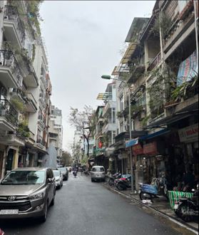 Bán nhà mặt phố Hàng Bồ, cơ hội sở hữu nhà phố cổ với giá chỉ nhỉnh 300tr/m2