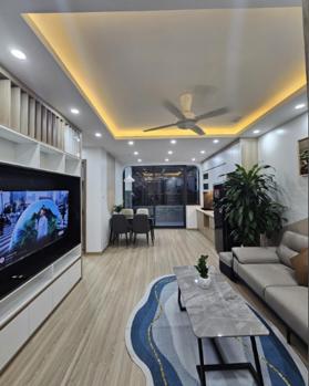 Em cần bán căn 3 ngủ 2 vệ sinh 9 siêu đẹp nội thất full đẹp như hình full sổ hồng