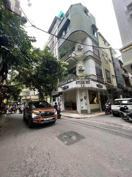 Bán gấp mảnh đất đường Hoa Bằng, Nguyễn Khang 136m MT 8m - Ngõ ô tô tránh, 8T 29.5 tỷ