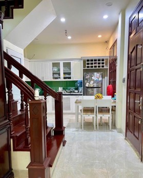 Bán nhà Giáp Bát, ô tô, phân lô, thang máy, 40m2 và 5 tầng 