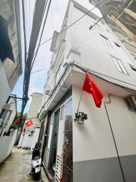 Bán nhà đẹp Trương Công Giai, Khúc Thừa Dụ, lô góc gần phố, 50m2x5T 8 phòng, full nội thất